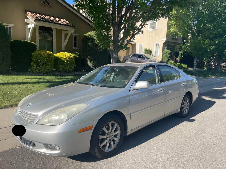 2004 Lexus ES 4th Gen - Image 2 of 11