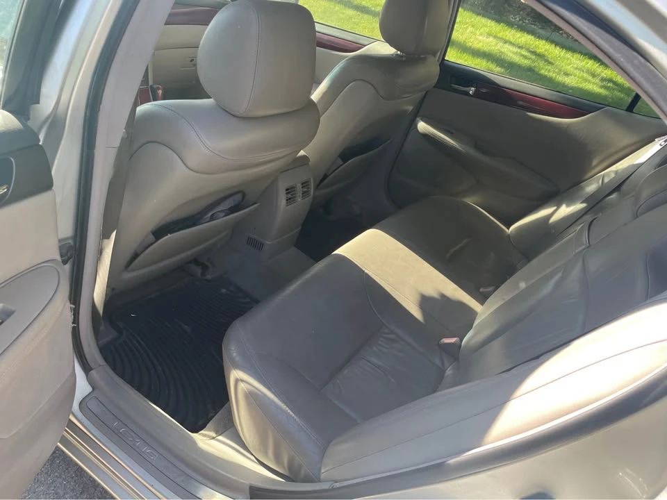 2004 Lexus ES 4th Gen - Image 10 of 11