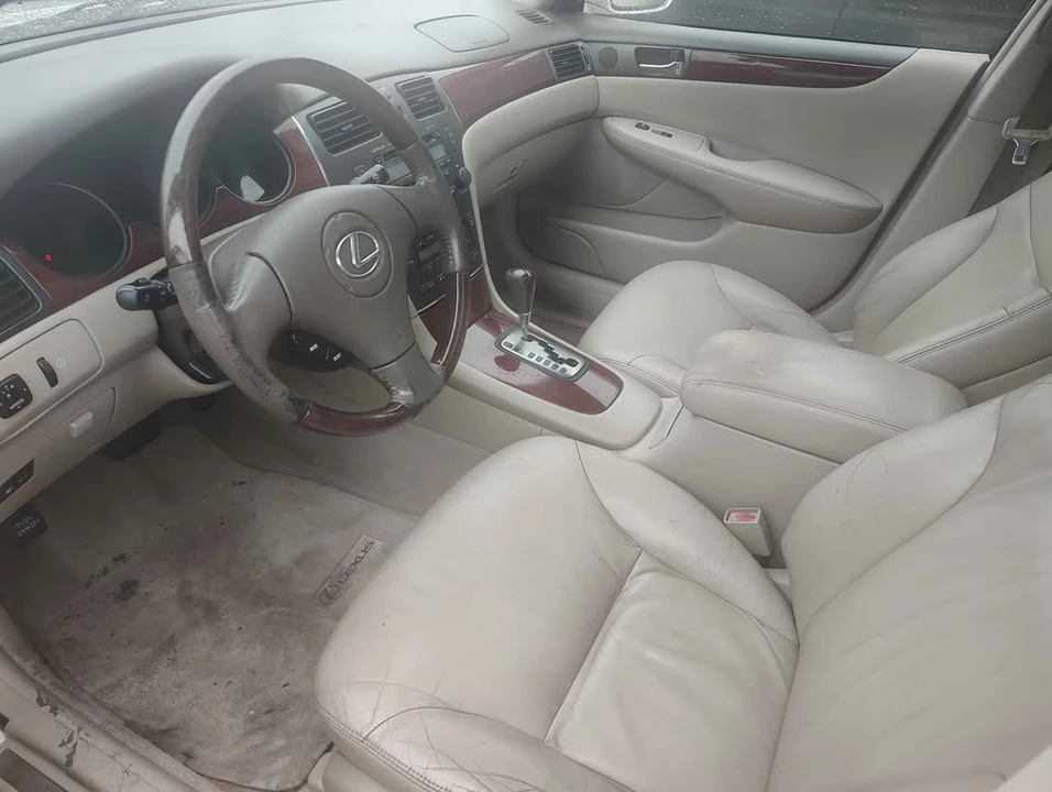 2004 Lexus ES 4th Gen - Image 2 of 4