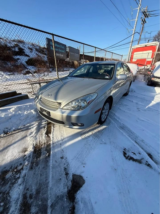 2004 Lexus ES 4th Gen - Image 9 of 10