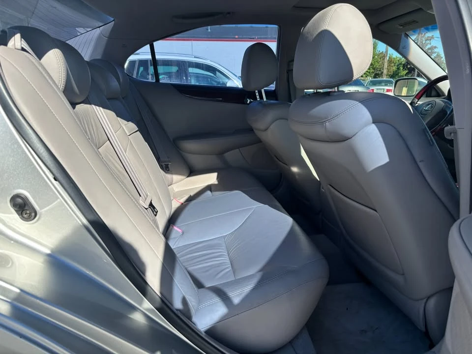 2004 Lexus ES 4th Gen - Image 8 of 14