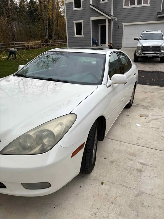 2004 Lexus ES 4th Gen - Image 2 of 9
