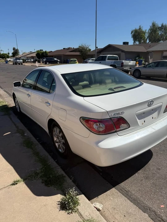 2004 Lexus ES 4th Gen - Image 2 of 9