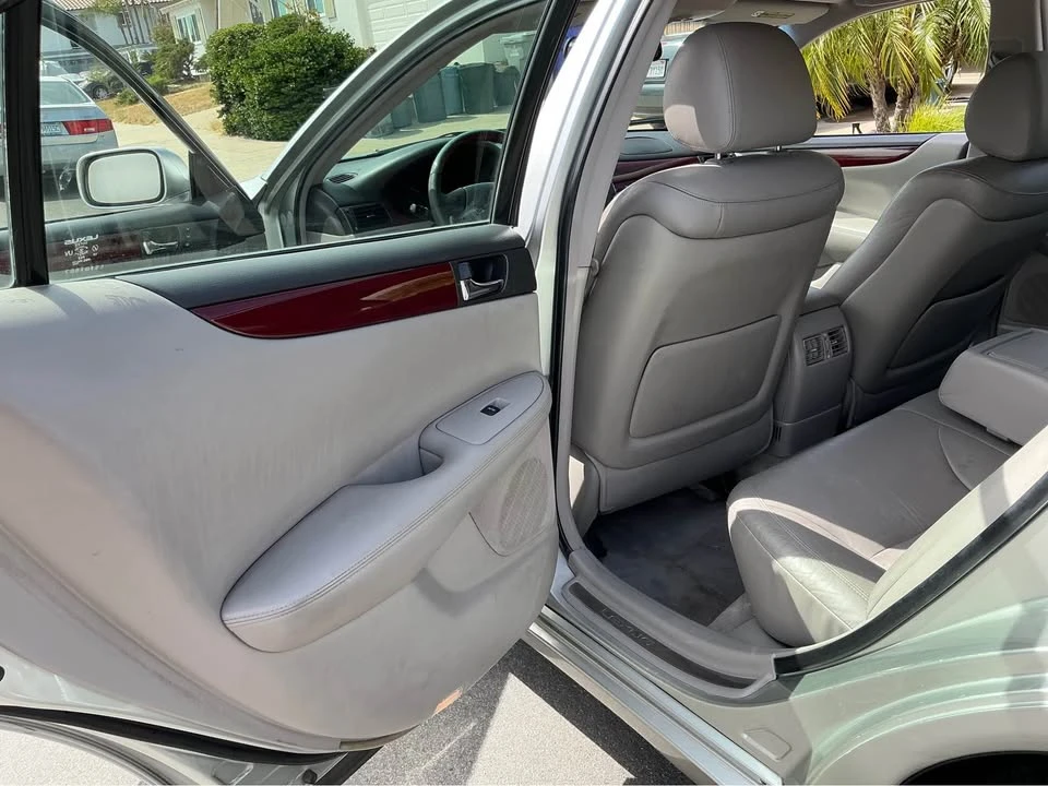 2004 Lexus ES 4th Gen - Image 4 of 10