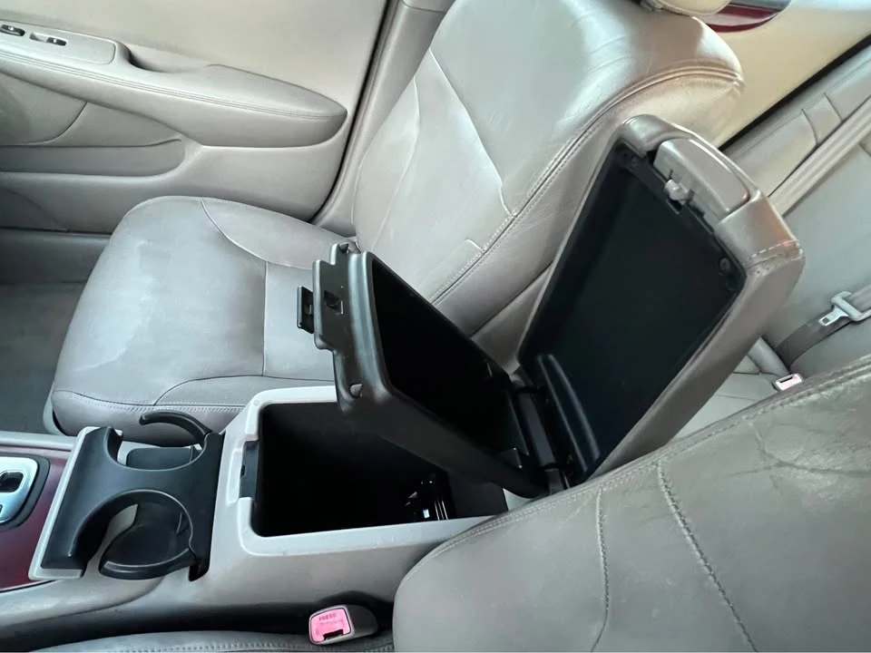 2004 Lexus ES 4th Gen - Image 9 of 10