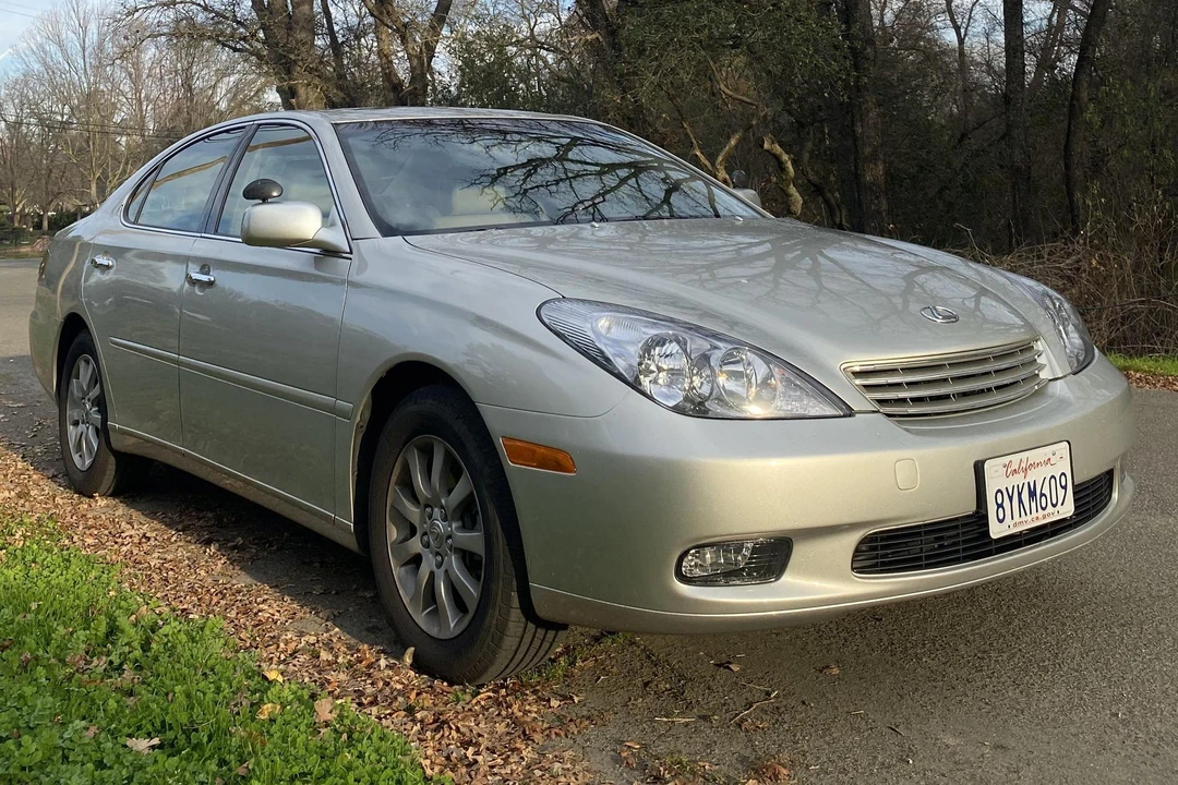 2004 Lexus ES 4th Gen - Image 15 of 31