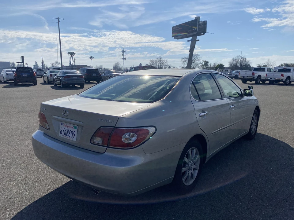 2004 Lexus ES 4th Gen - Image 14 of 31