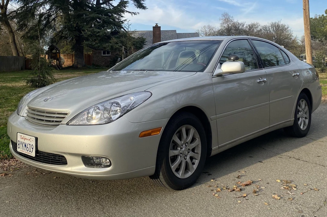 2004 Lexus ES 4th Gen - Image 9 of 31