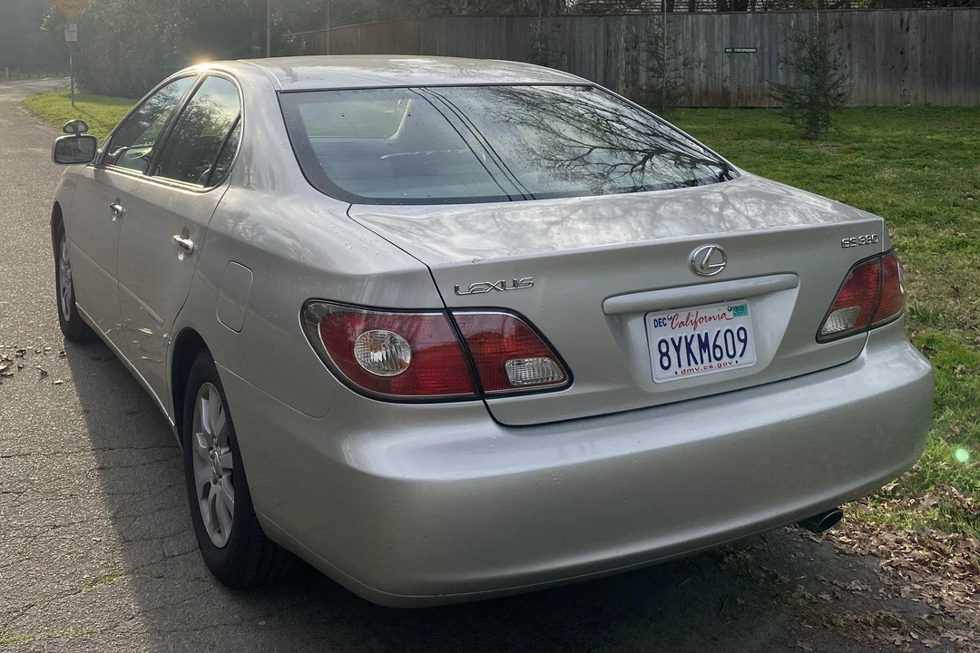2004 Lexus ES 4th Gen - Image 10 of 31