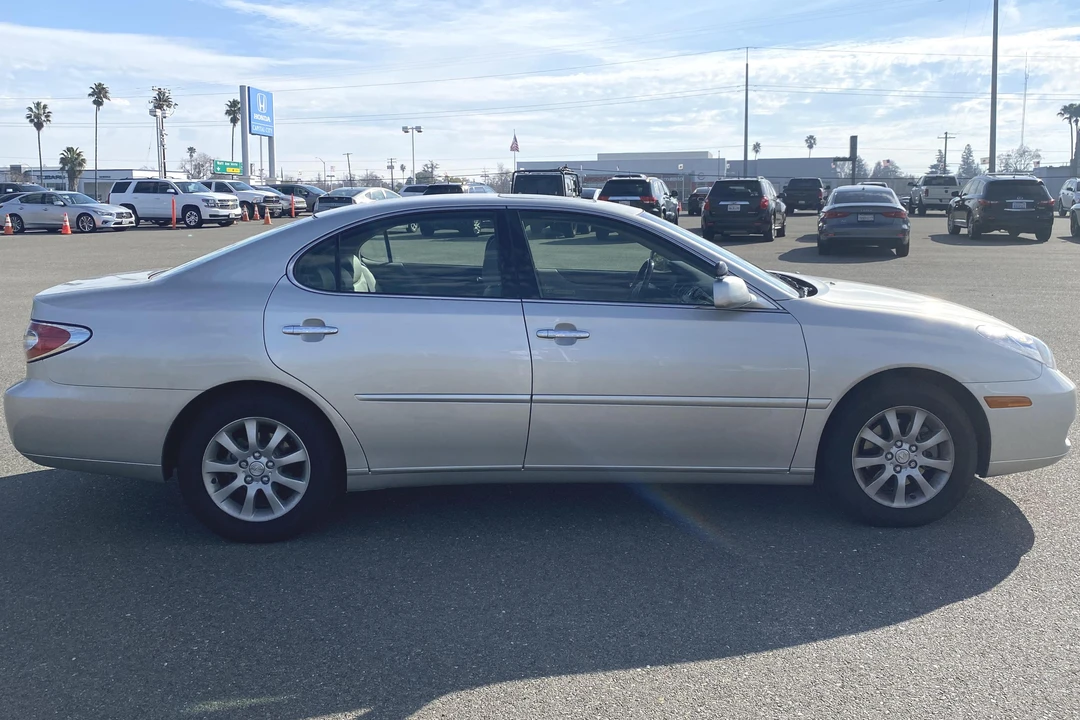 2004 Lexus ES 4th Gen - Image 4 of 31