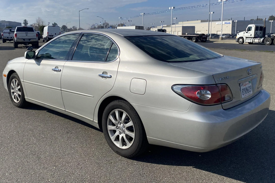 2004 Lexus ES 4th Gen - Image 5 of 31