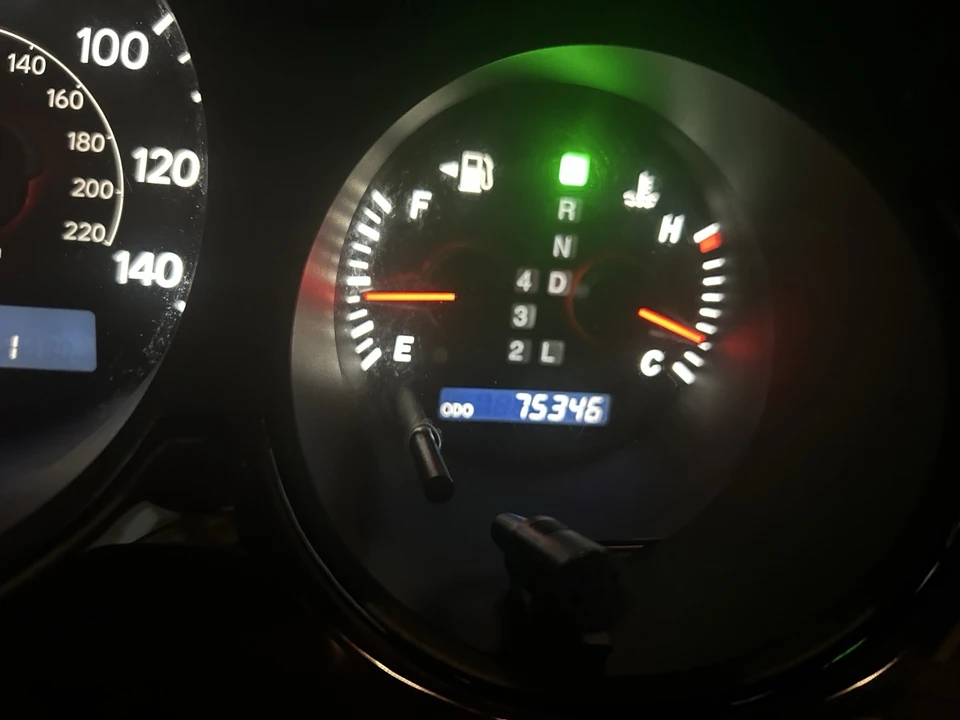 2004 Lexus ES 4th Gen - Image 10 of 22