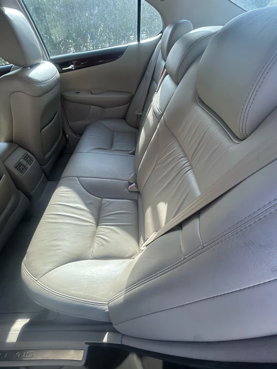 2004 Lexus ES 4th Gen - Image 13 of 22
