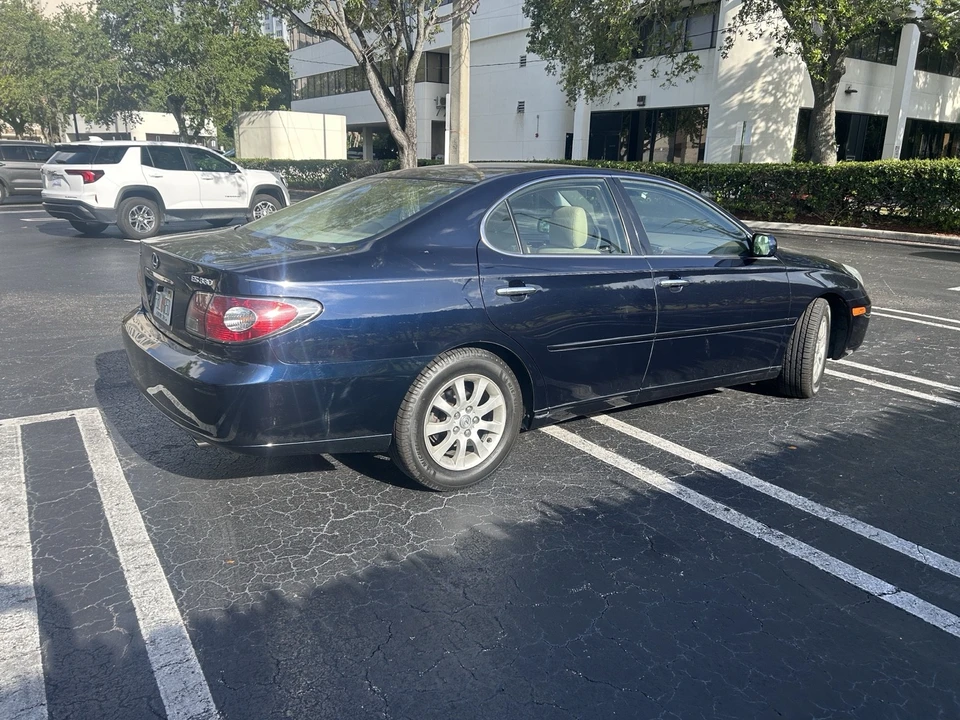 2004 Lexus ES 4th Gen - Image 5 of 22