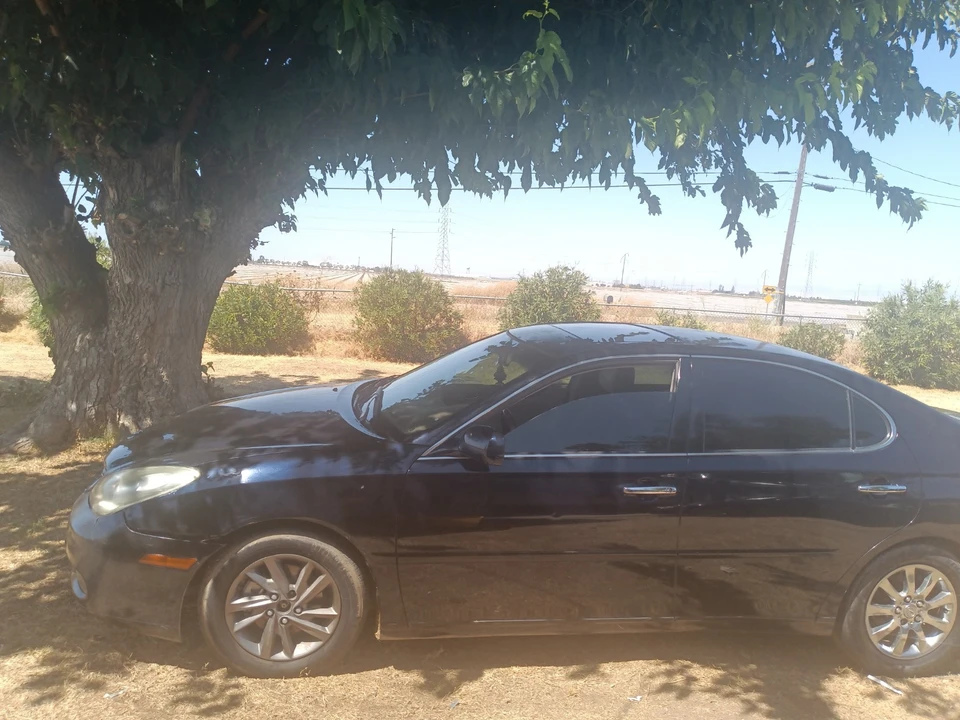 2004 Lexus ES 4th Gen - Image 2 of 4