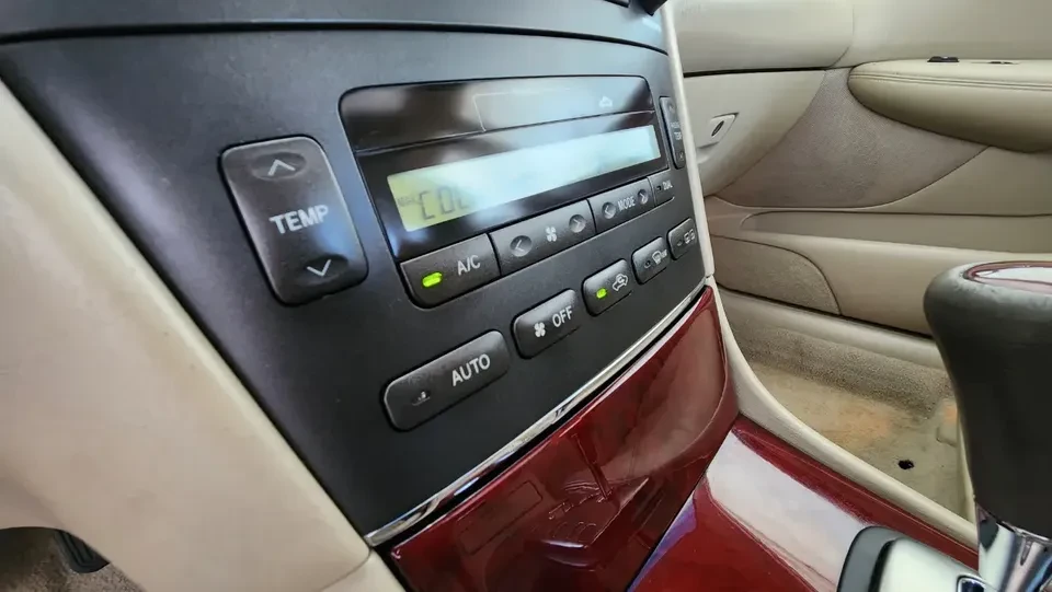 2004 Lexus ES 4th Gen - Image 14 of 20