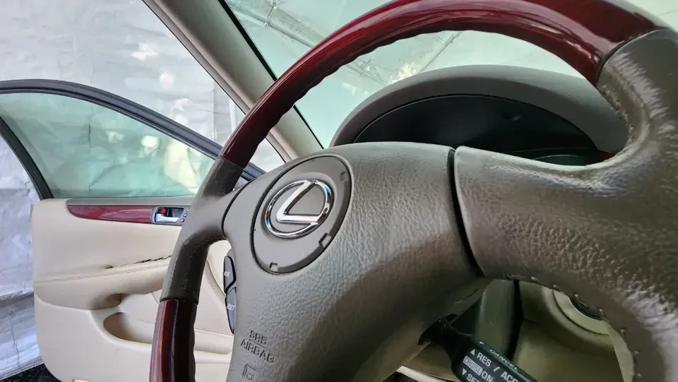 2004 Lexus ES 4th Gen - Image 12 of 20