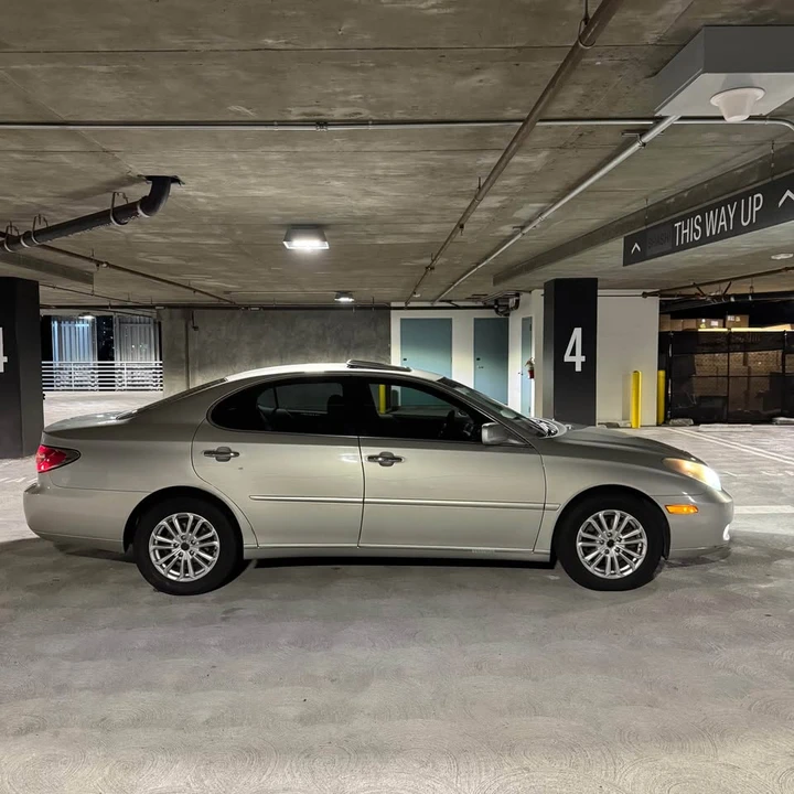 2004 Lexus ES 4th Gen - Image 4 of 14