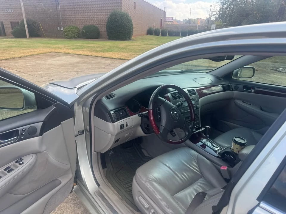 2004 Lexus ES 4th Gen - Image 13 of 18