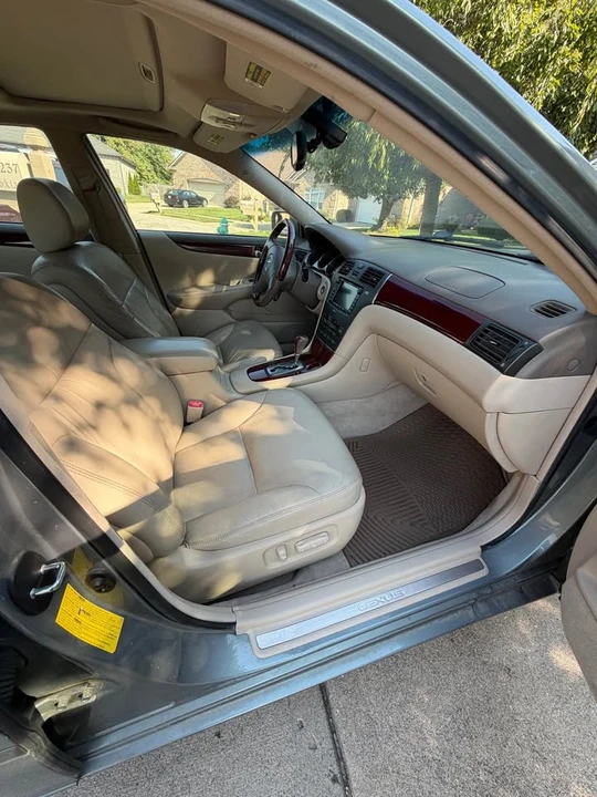 2004 Lexus ES 4th Gen - Image 10 of 12