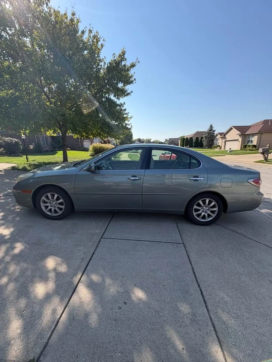 2004 Lexus ES 4th Gen - Image 4 of 12