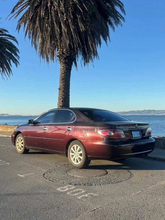 2004 Lexus ES 3rd Gen - Image 2 of 13