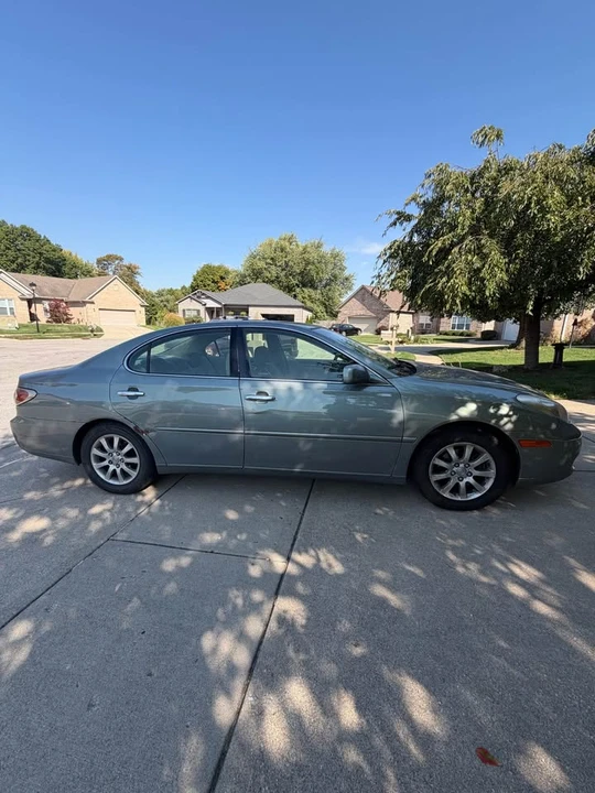 2004 Lexus ES 4th Gen - Image 3 of 12
