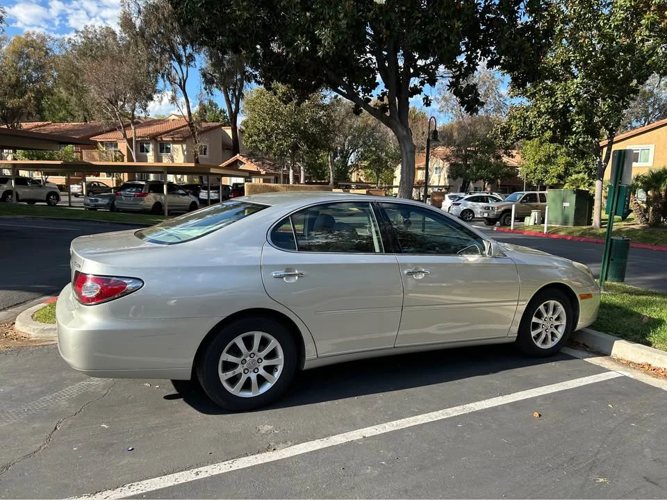 2004 Lexus ES 4th Gen - Image 5 of 12