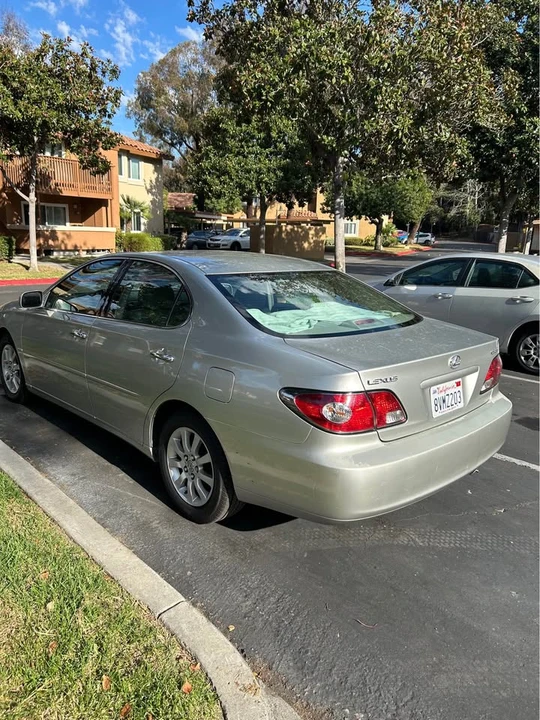 2004 Lexus ES 4th Gen - Image 3 of 12