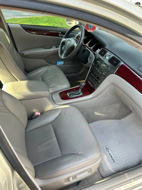 2004 Lexus ES 4th Gen - Image 8 of 12
