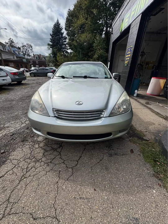 2004 Lexus ES 4th Gen - Image 2 of 11