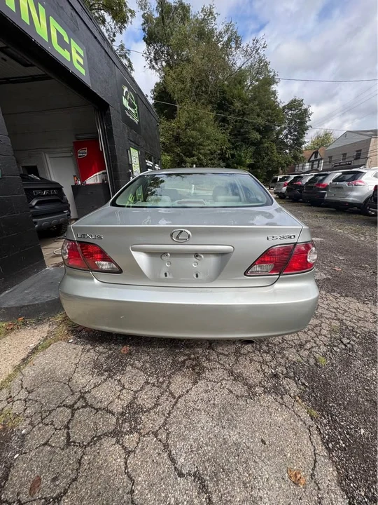 2004 Lexus ES 4th Gen - Image 4 of 11