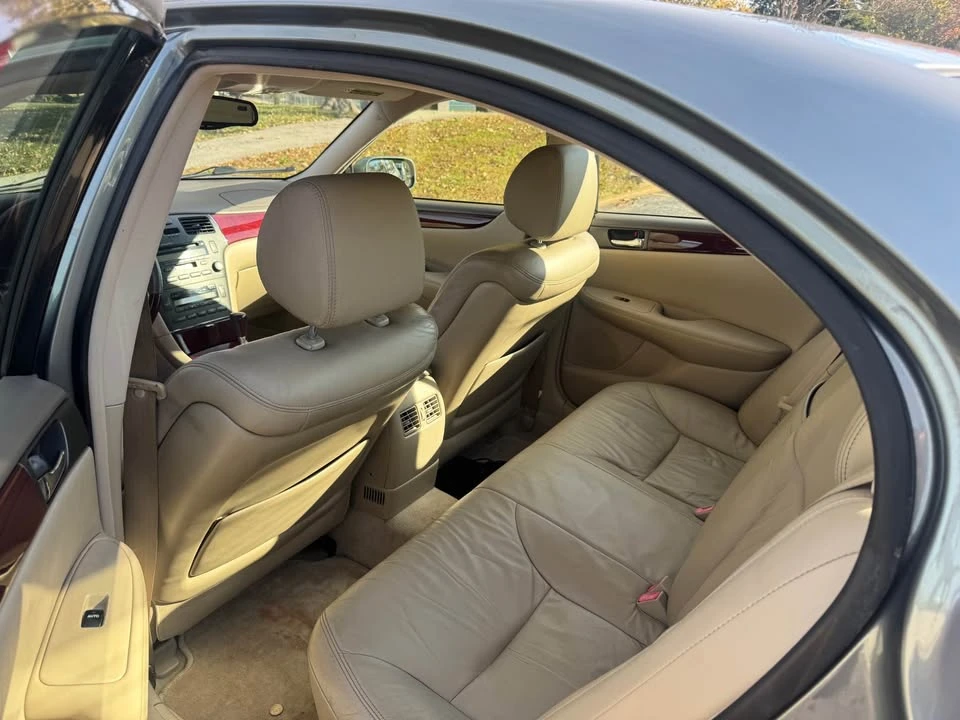 2004 Lexus ES 4th Gen - Image 8 of 8