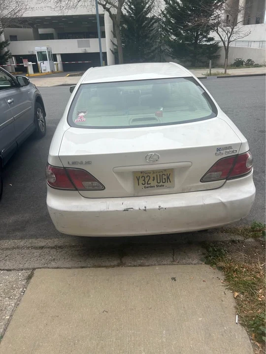 2004 Lexus ES 3rd Gen - Image 2 of 4