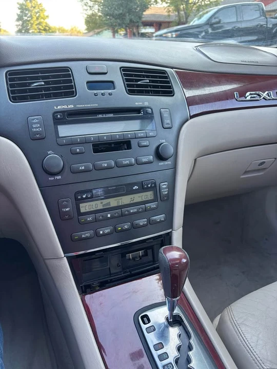 2004 Lexus ES 4th Gen - Image 15 of 18