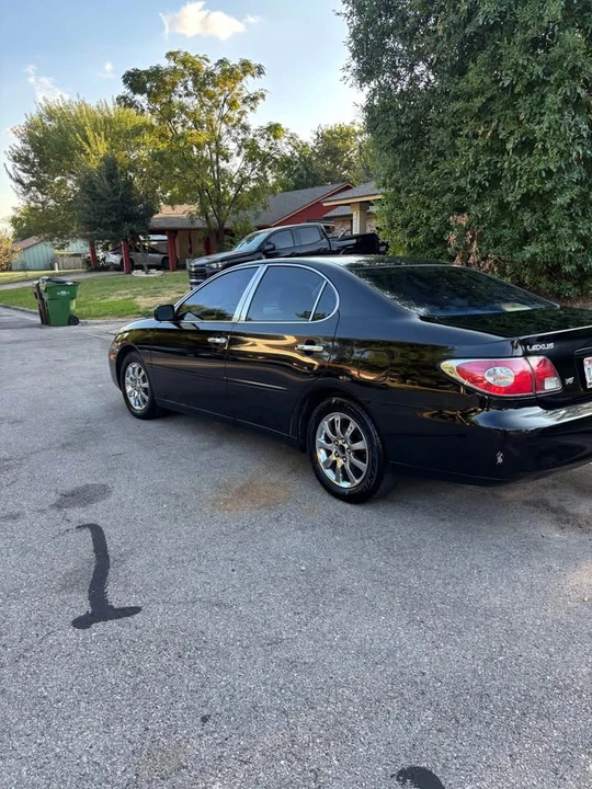 2004 Lexus ES 4th Gen - Image 3 of 18