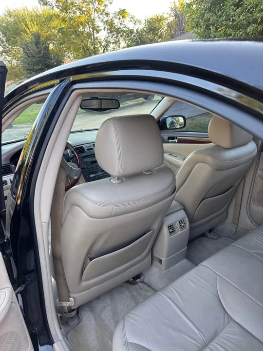 2004 Lexus ES 4th Gen - Image 10 of 18