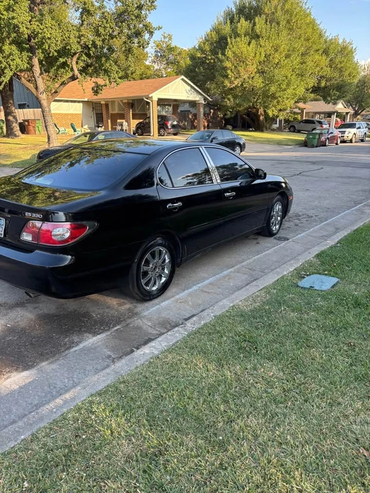 2004 Lexus ES 4th Gen - Image 4 of 18