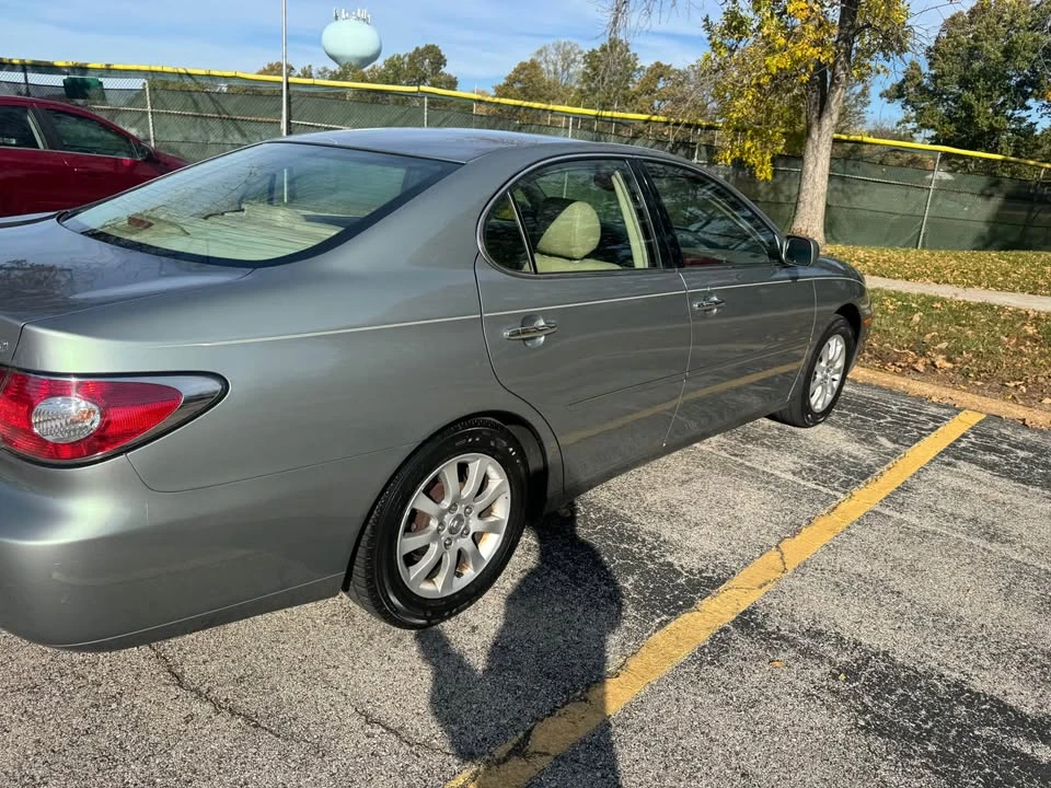 2004 Lexus ES 4th Gen - Image 4 of 8