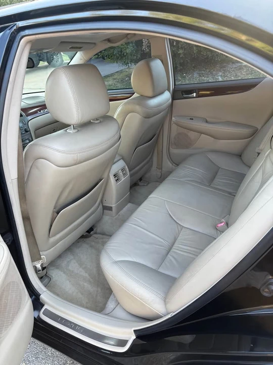 2004 Lexus ES 4th Gen - Image 9 of 18