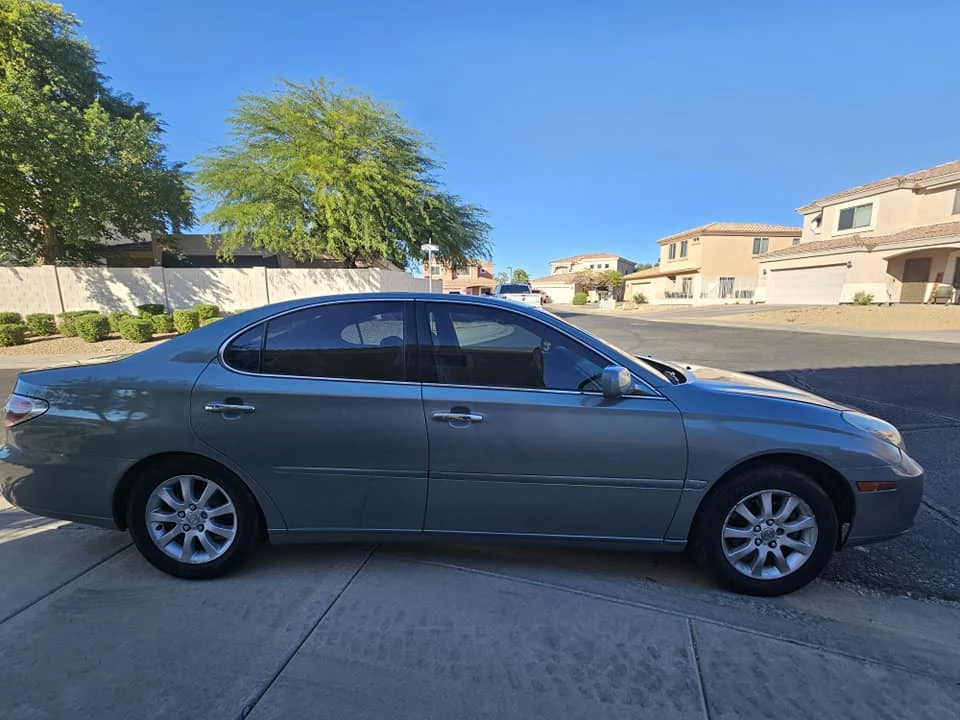 2004 Lexus ES 3rd Gen - Image 9 of 13