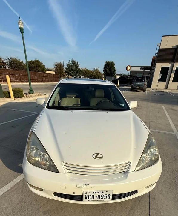 2004 Lexus ES 3rd Gen - Image 3 of 18