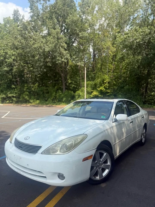 2004 Lexus ES 3rd Gen - Image 3 of 16