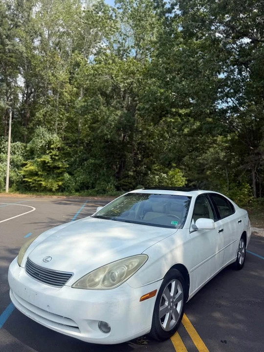 2004 Lexus ES 3rd Gen - Image 2 of 16