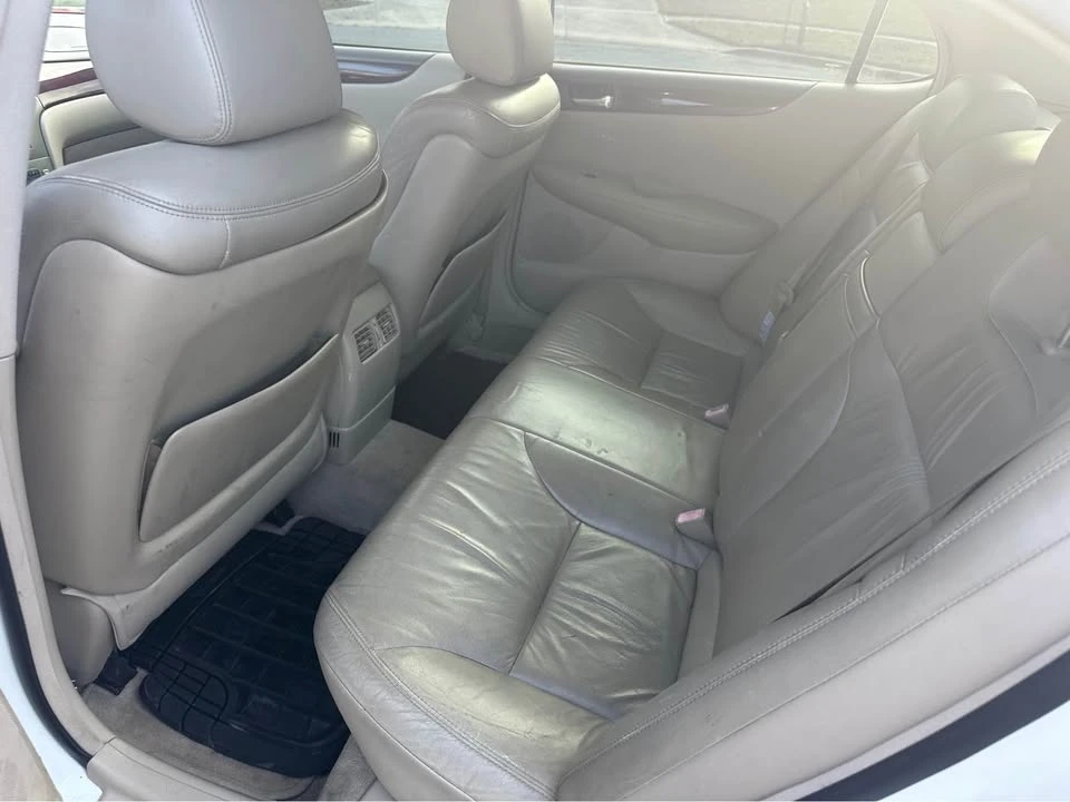 2004 Lexus ES 4th Gen - Image 12 of 20