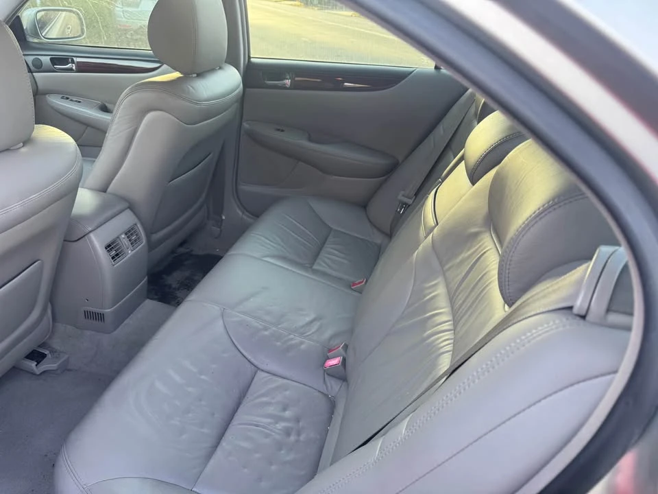 2004 Lexus ES 4th Gen - Image 18 of 18