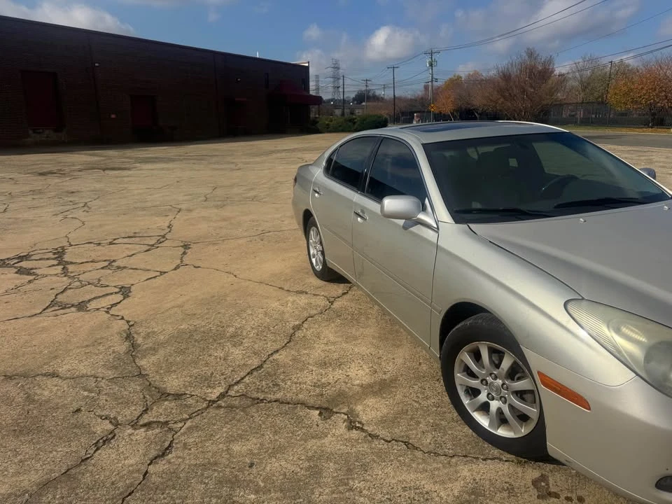 2004 Lexus ES 4th Gen - Image 8 of 18