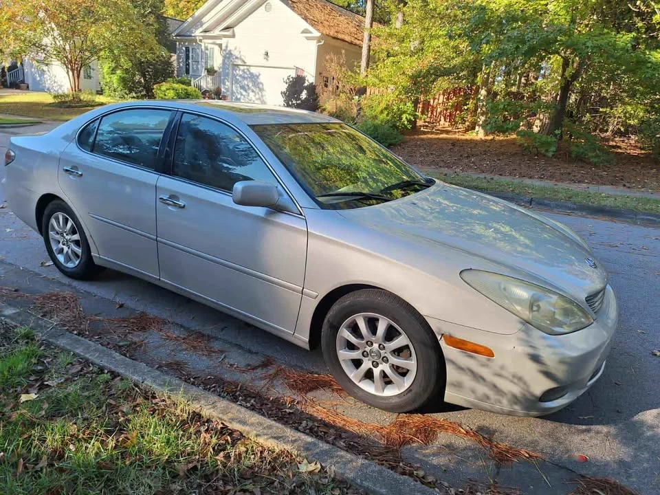 2004 Lexus ES 4th Gen - Image 5 of 16