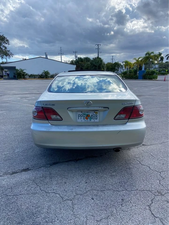 2004 Lexus ES 4th Gen - Image 3 of 11