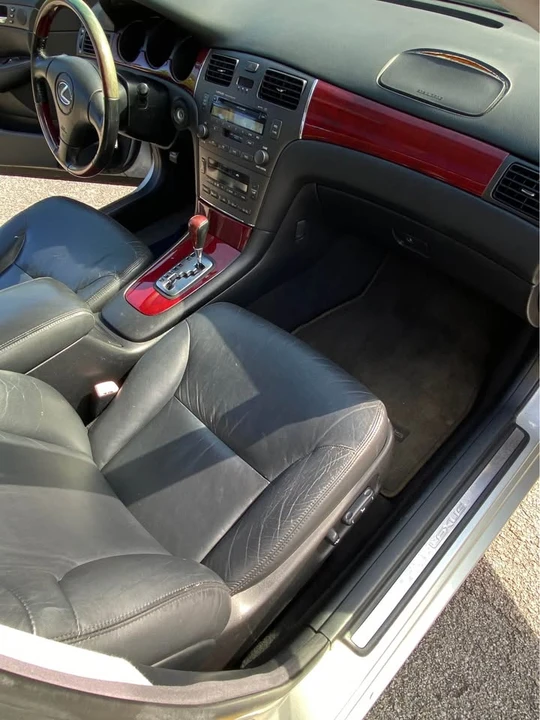 2004 Lexus ES 4th Gen - Image 11 of 11
